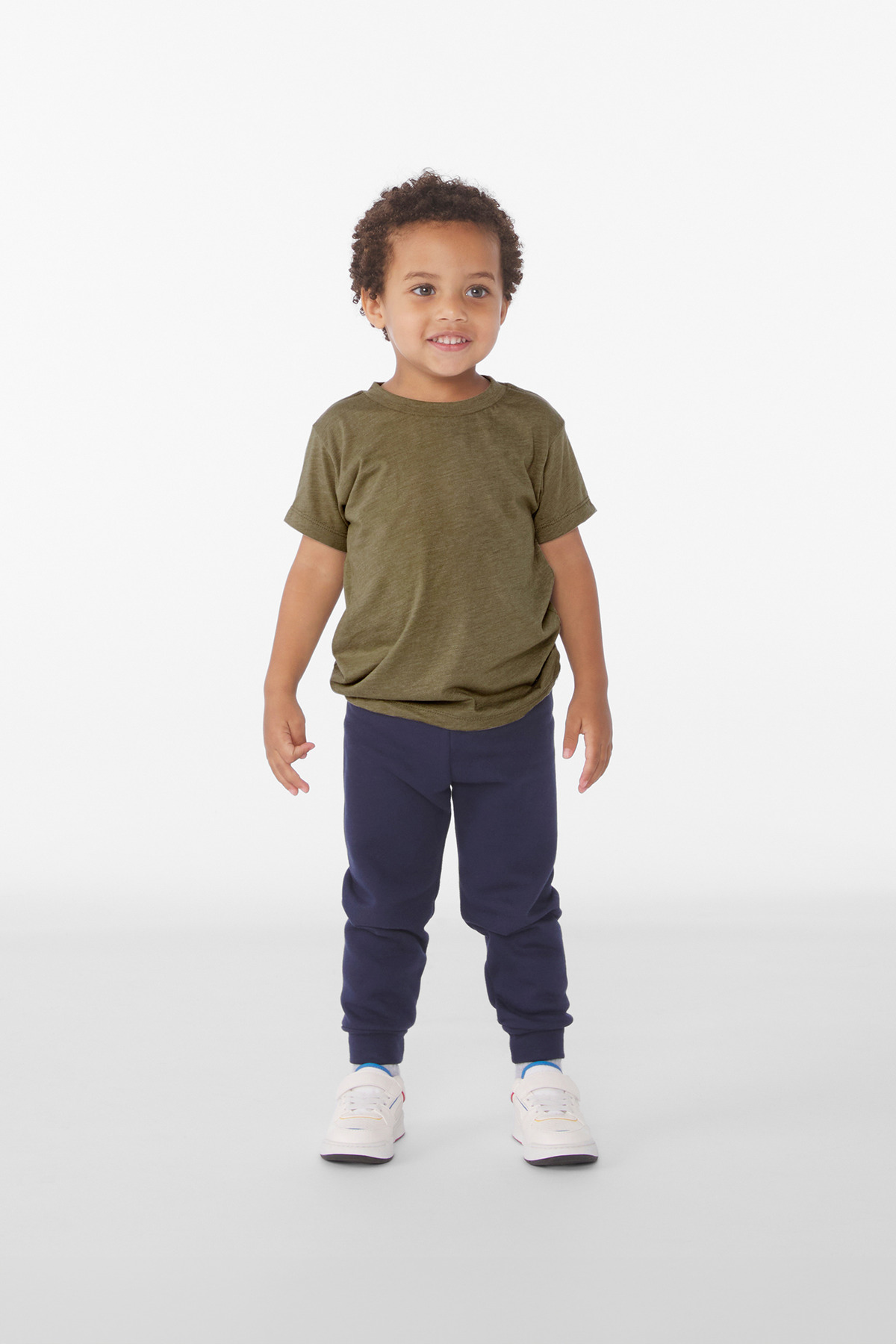 BC3413T_olivetriblend_model_front
