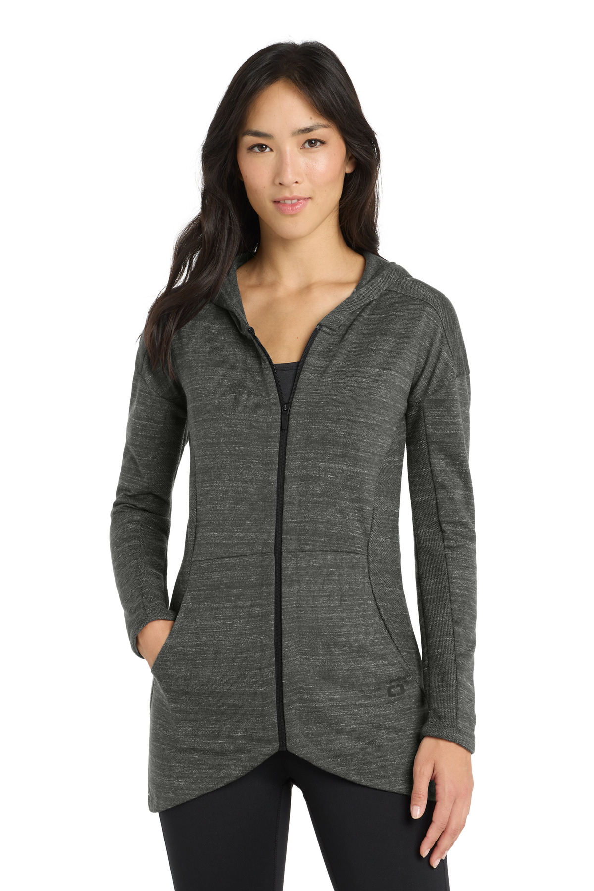 LOG823_tarmacgreyheather_model_front